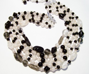 BLACK AND WHITE ART GLASS BEADED NECKLACE