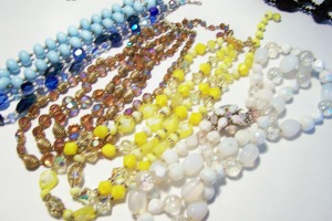 5GLASS BEAD NECKLACES